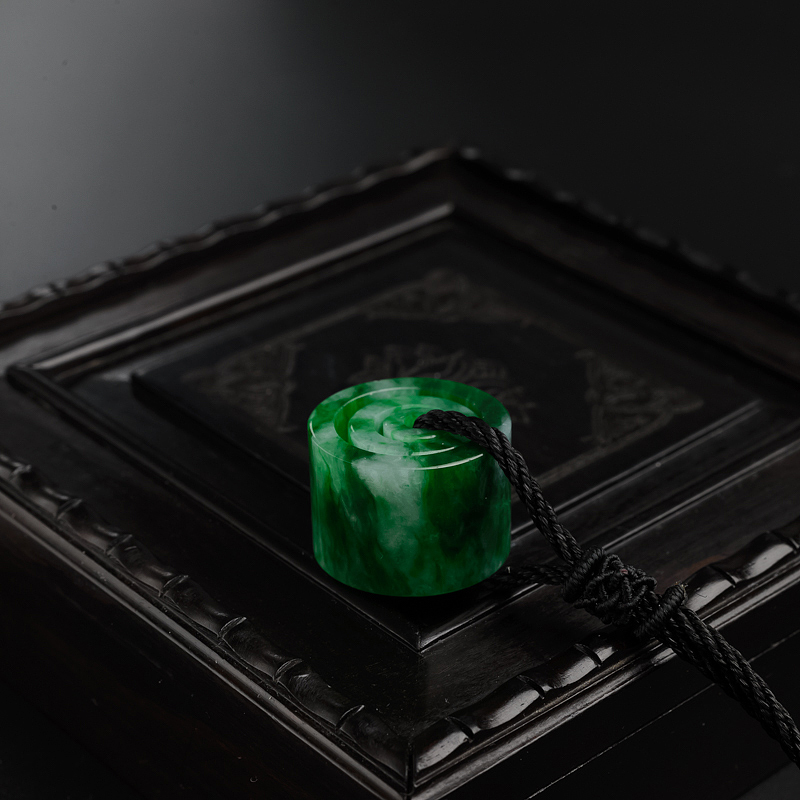 翡翠路路通吊坠-红掌柜