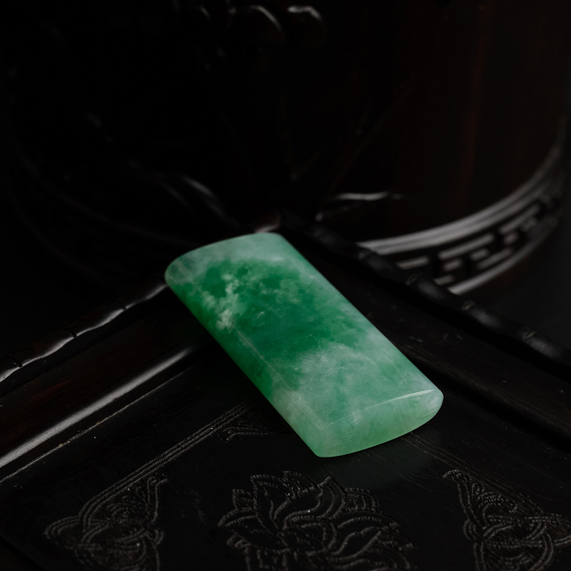 翡翠无事牌吊坠-红掌柜