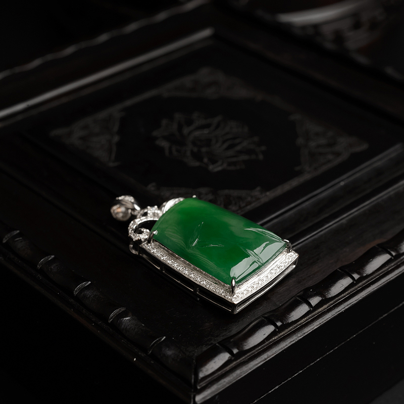 冰种翡翠竹节吊坠-红掌柜