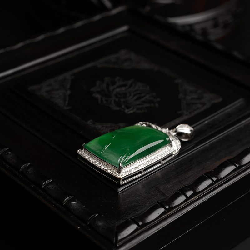 翡翠竹节吊坠-红掌柜