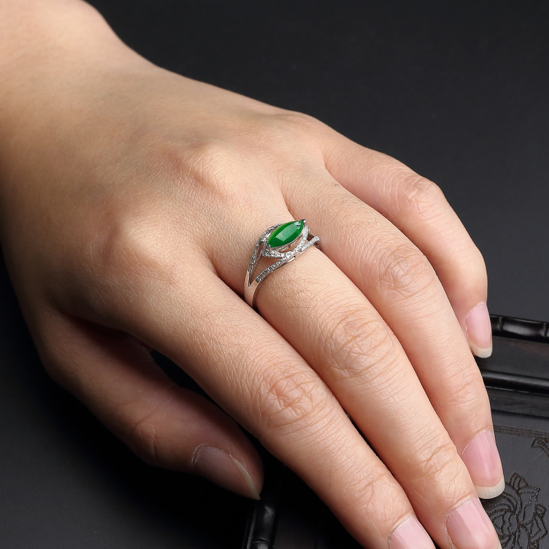 18K镶冰糯种翡翠戒指 - 红掌柜