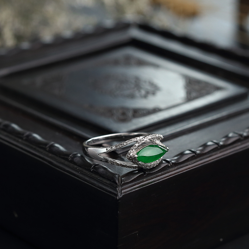 冰糯种阳绿翡翠戒指 - 红掌柜