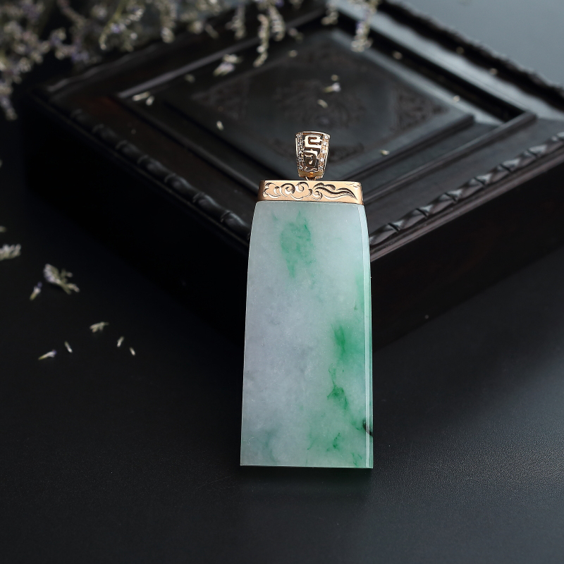 18K镶糯种飘绿翡翠无事牌吊坠 - 红掌柜