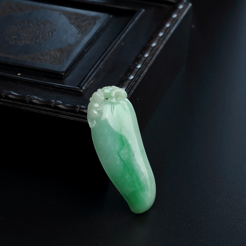 A货天然糯种飘绿翡翠福瓜吊坠 - 红掌柜
