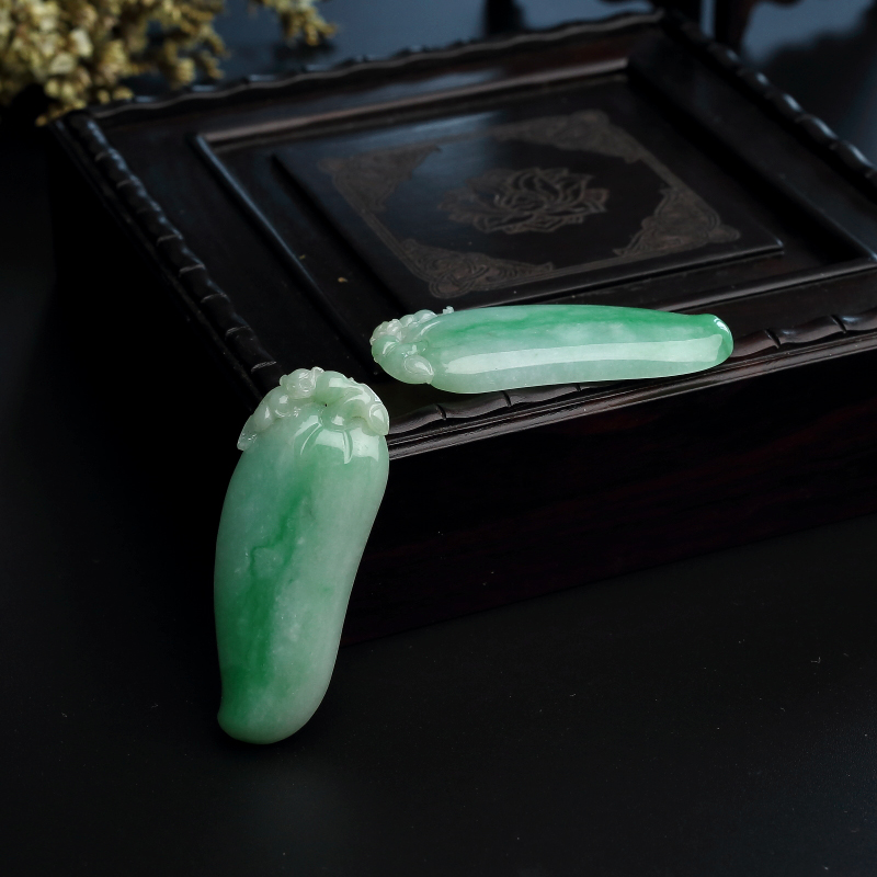 天然糯种飘绿翡翠福瓜吊坠 - 红掌柜