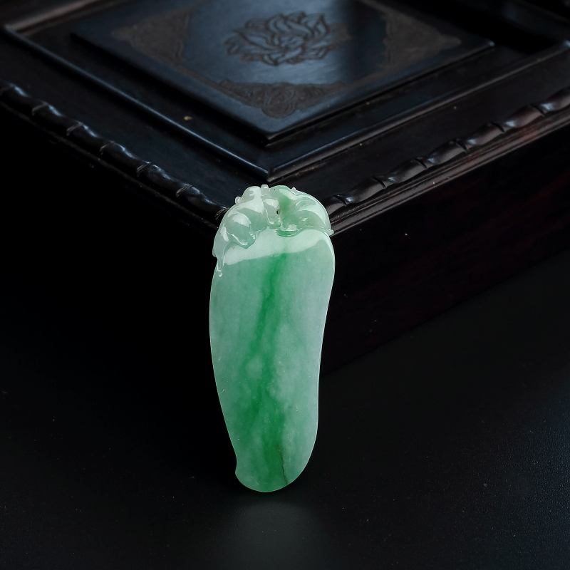 缅甸A货糯种飘绿翡翠吊坠 - 红掌柜