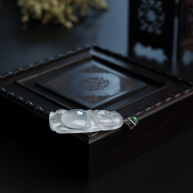 浅绿翡翠佛吊坠 - 红掌柜