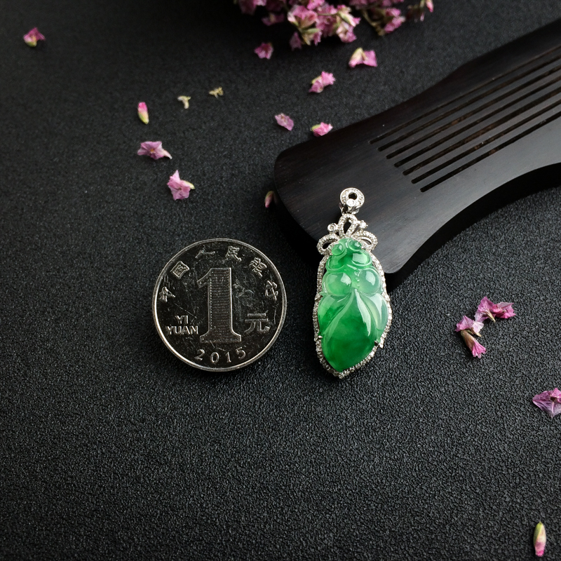 天然冰糯种飘绿翡翠吊坠 - 红掌柜