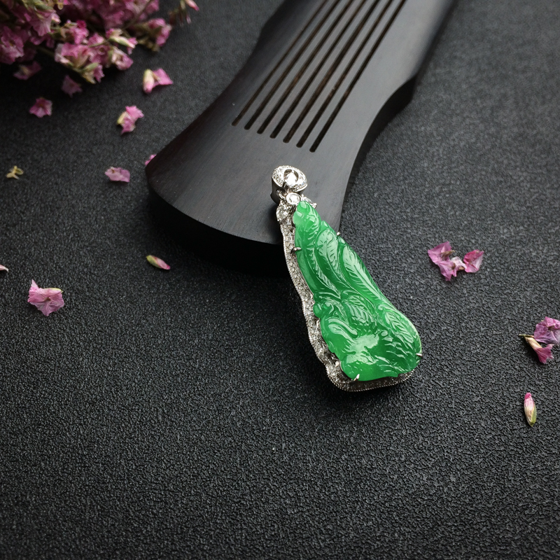 糯种阳绿翡翠凤凰吊坠 - 红掌柜