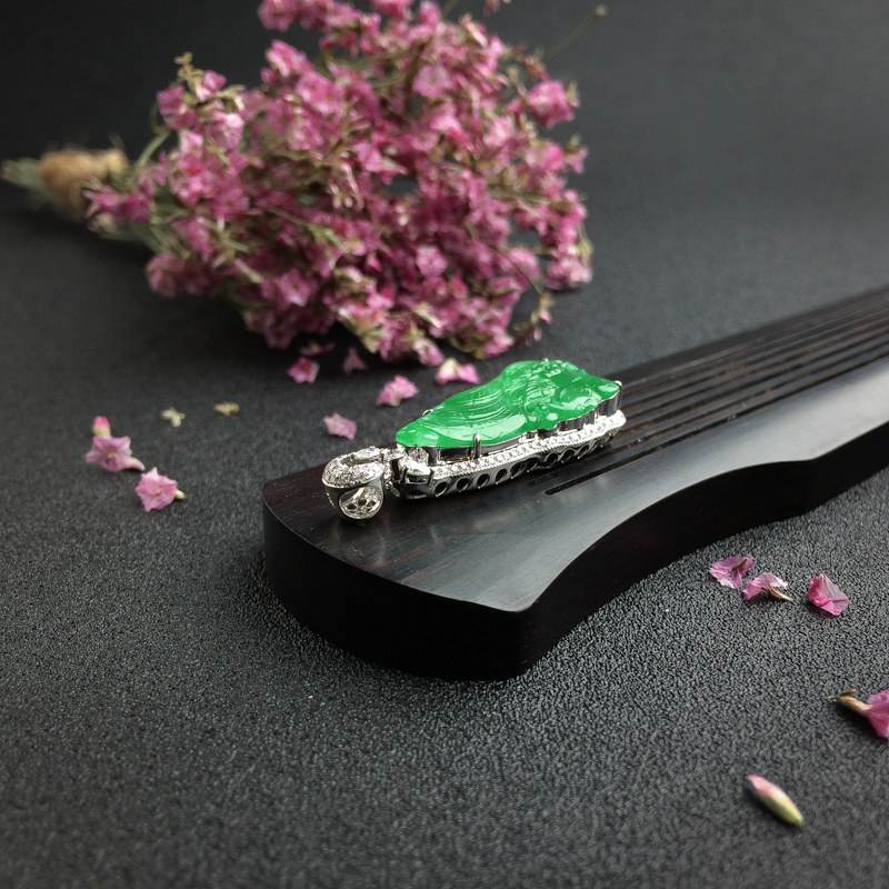 18K金镶糯种阳绿翡翠吊坠 - 红掌柜