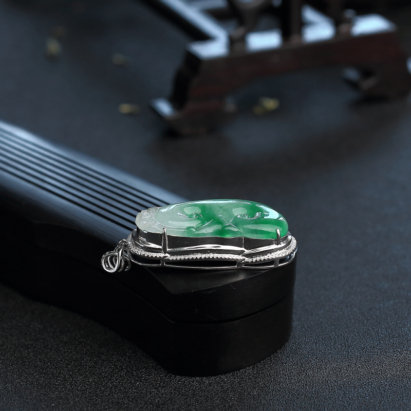 18K金镶翡翠如意吊坠-红掌柜