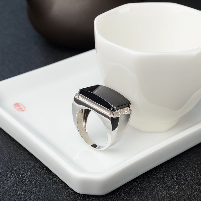 18K金镶钻冰糯种墨翠戒指-红掌柜