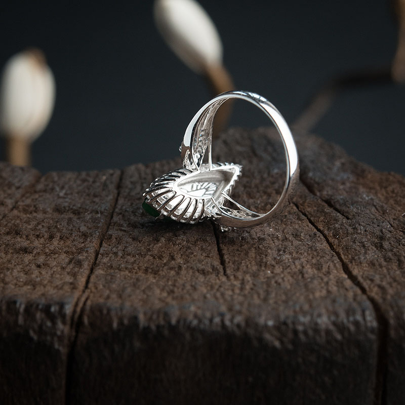 18k镶缅甸天然翠色翡翠福豆戒指-红掌柜