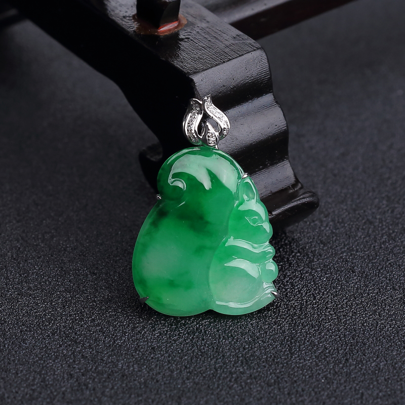 18K金镶钻糯种飘翠翡翠松鼠吊坠-红掌柜