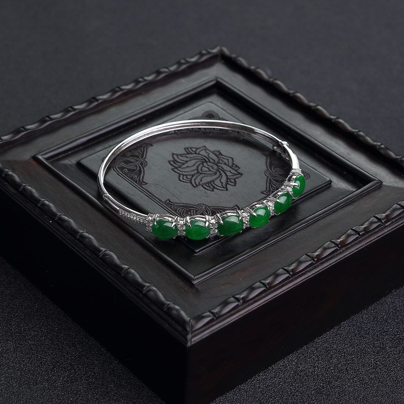 18K镶钻天然糯种翠色翡翠手镯-红掌柜