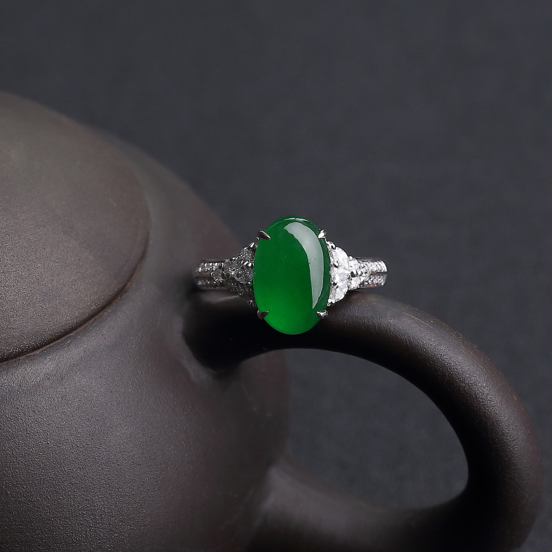 18K镶钻缅甸天然糯冰种阳绿翡翠戒指-红掌柜