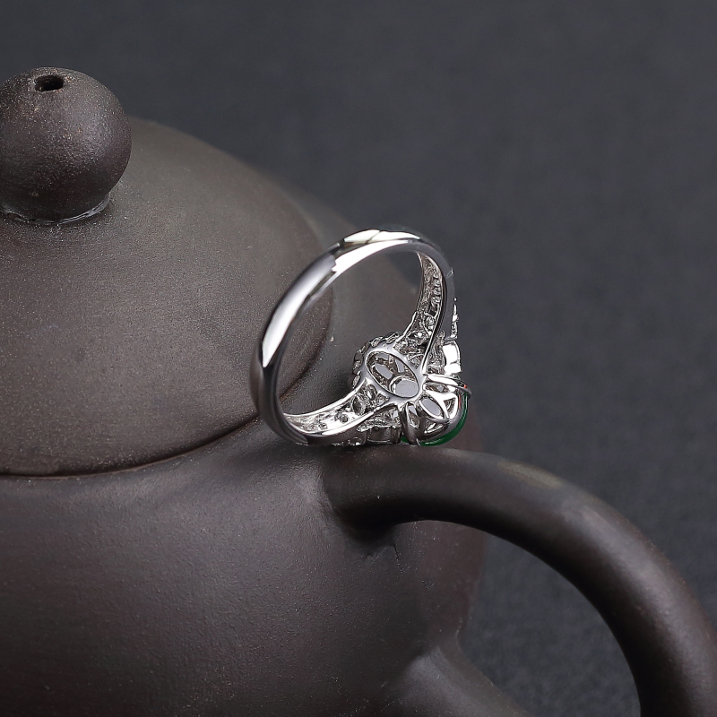 18K镶钻缅甸糯冰种阳绿翡翠戒指-红掌柜