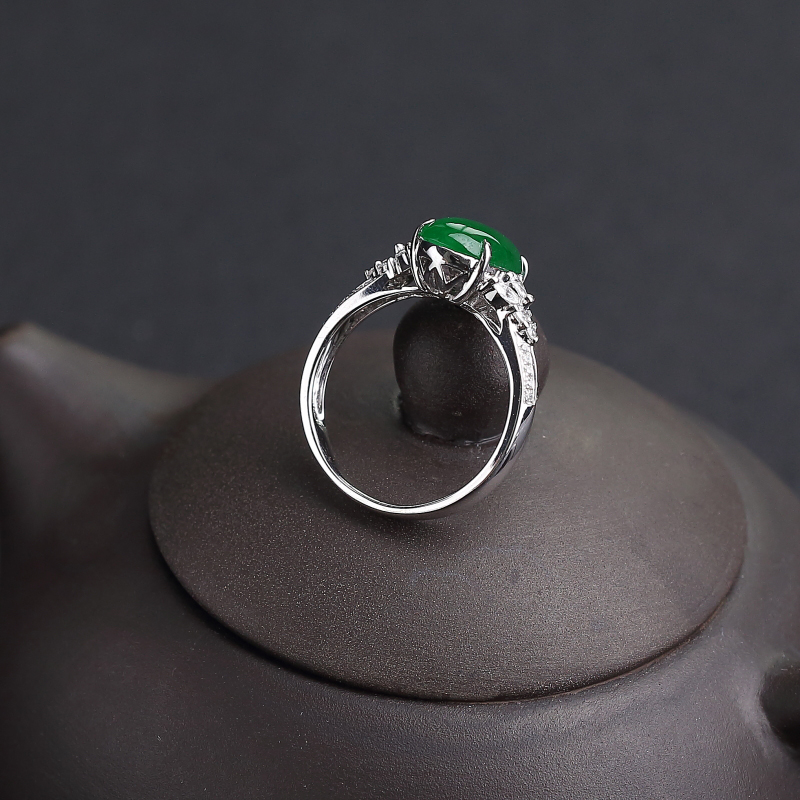 18K镶钻缅甸天然阳绿翡翠戒指-红掌柜
