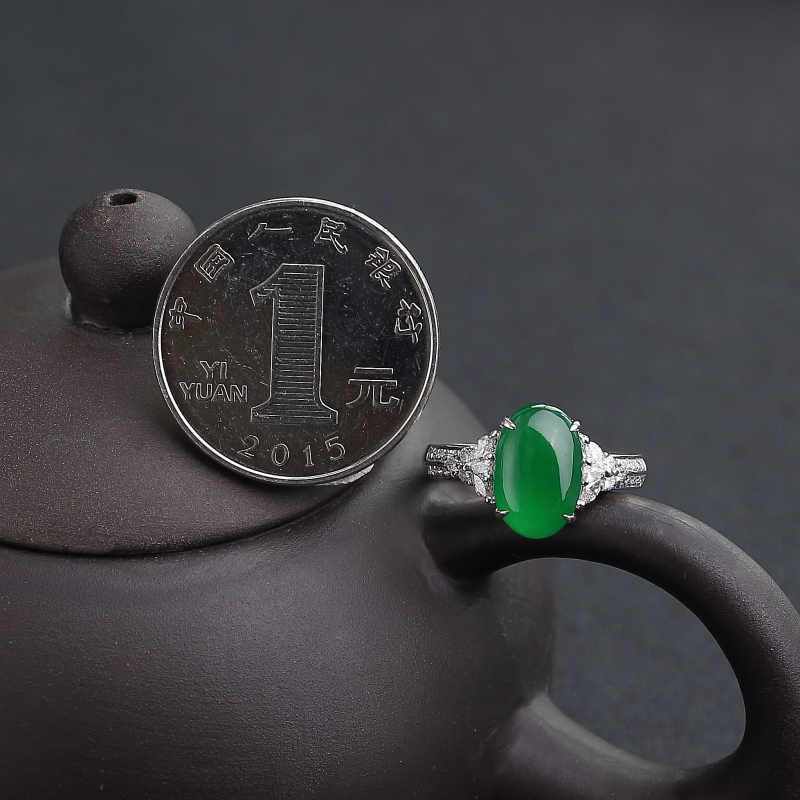 18K镶钻糯冰种翡翠戒指-红掌柜