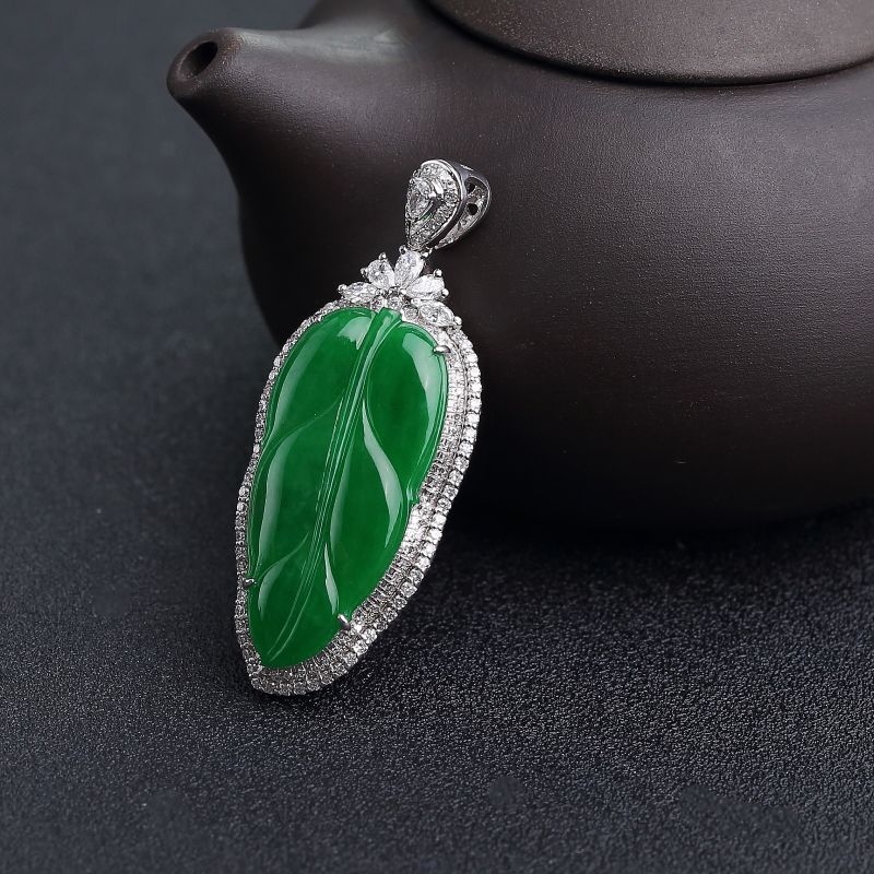 18K镶钻糯种翠色翡翠叶子吊坠-红掌柜