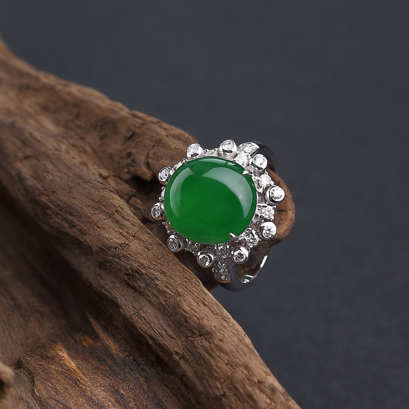 18K金镶钻天然糯冰种翡翠戒指-红掌柜