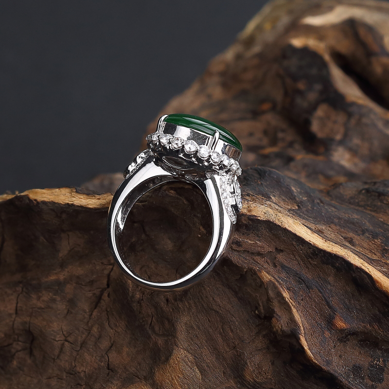 18K金镶钻天然糯冰种翡翠戒指-红掌柜