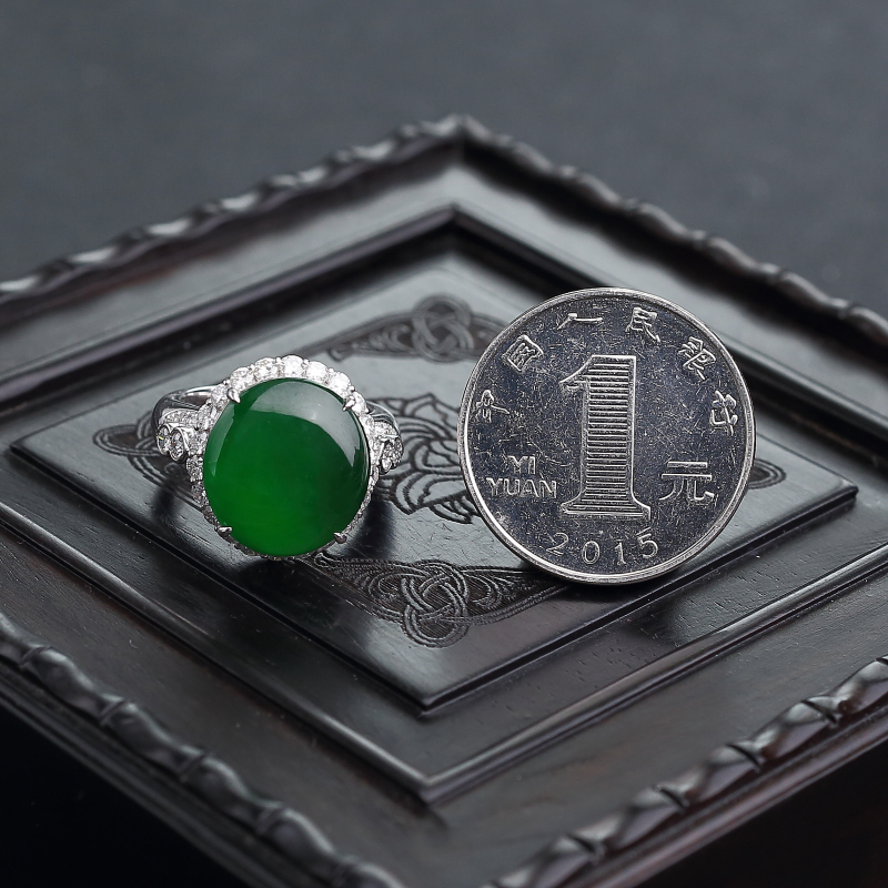 18K金镶钻糯冰种翡翠戒指-红掌柜