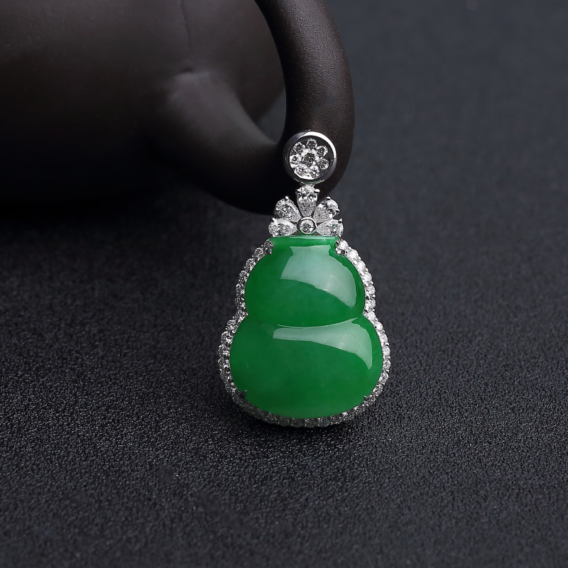 18K金镶钻天然糯种翠色翡翠葫芦吊坠-红掌柜
