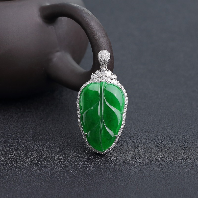 18K金镶钻天然糯种翠色翡翠叶子吊坠-红掌柜