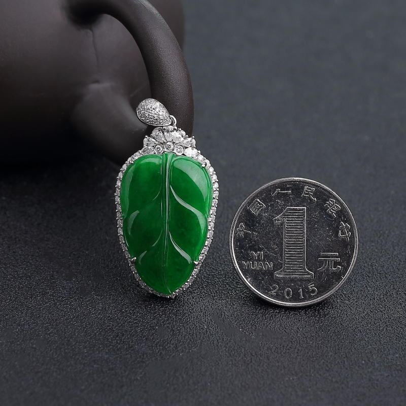 糯种翠色翡翠叶子吊坠-红掌柜
