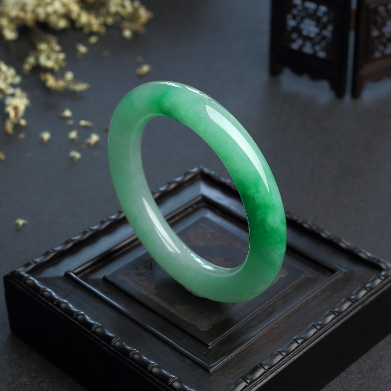 56.5#缅甸天然飘绿翡翠手镯-红掌柜