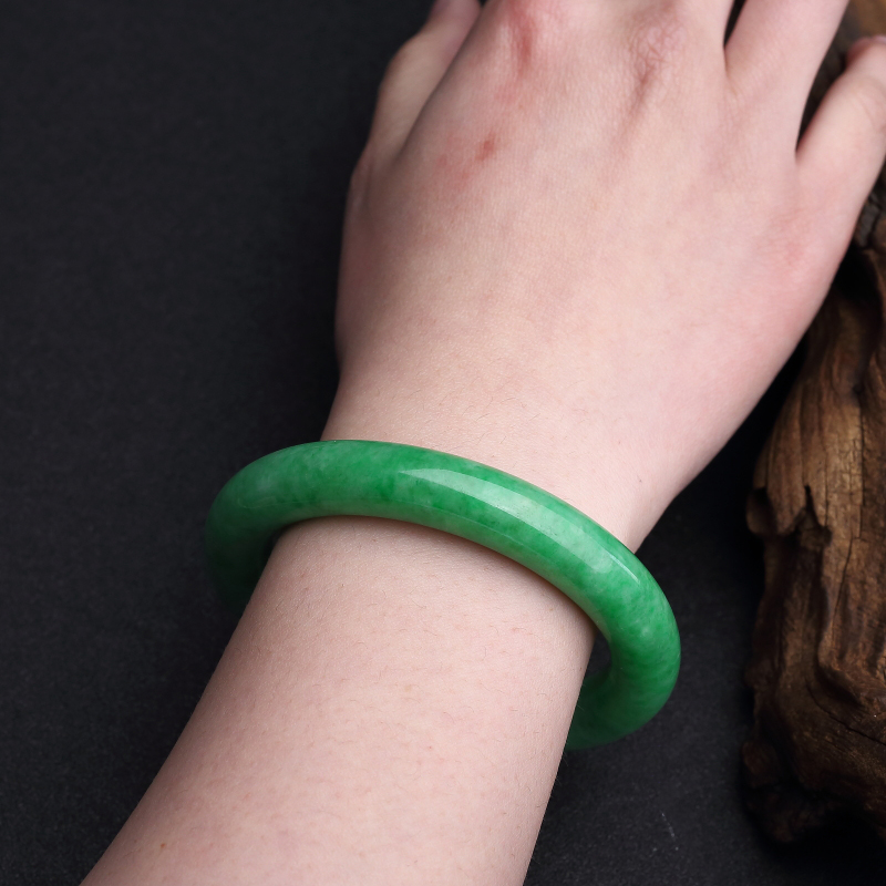 豆种翡翠圆镯-红掌柜