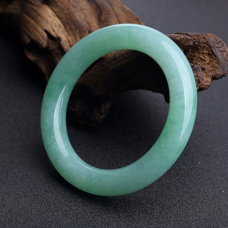 缅甸糯冰种浅绿翡翠圆镯-红掌柜