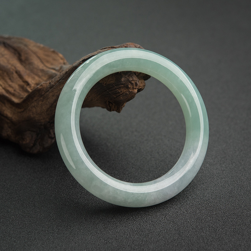 57mm浅绿翡翠圆镯-红掌柜