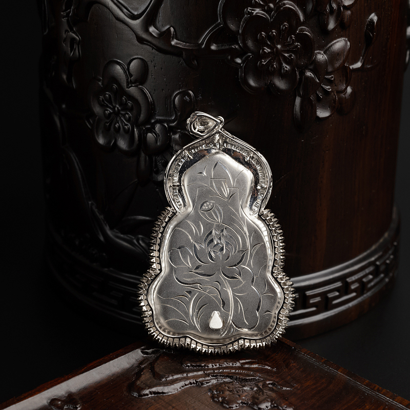 18K金镶钻冰种油青翡翠观音吊坠 - 红掌柜