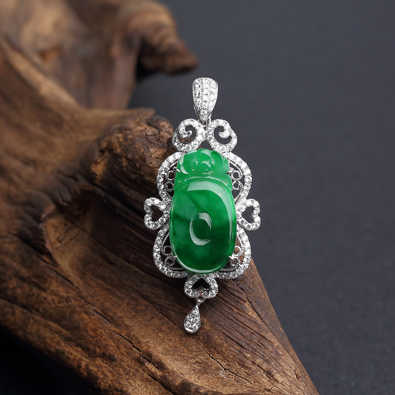 18k镶糯种飘翠翡翠福贝吊坠-红掌柜