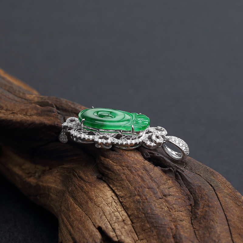 翡翠福贝吊坠-红掌柜