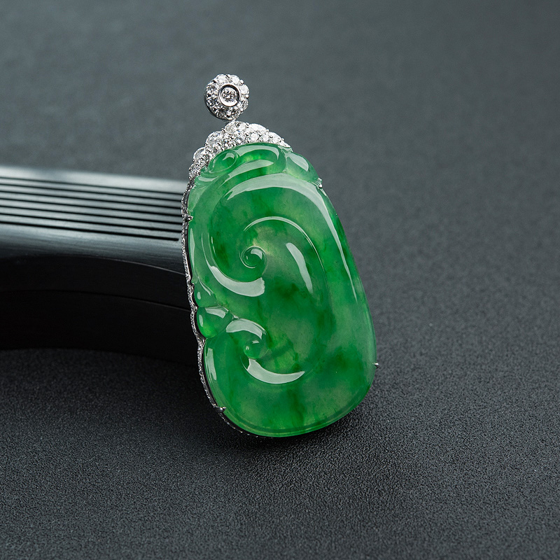 天然18K金镶钻糯冰种阳绿翡翠如意吊坠-红掌柜