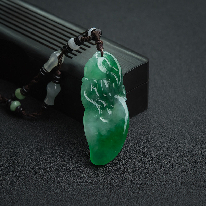 翠意盎然糯种飘翠翡翠如意吊坠-红掌柜