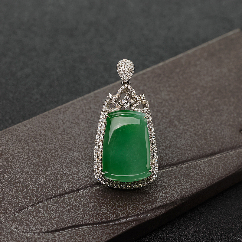 18K金镶钻糯种阳绿翡翠吊坠-红掌柜