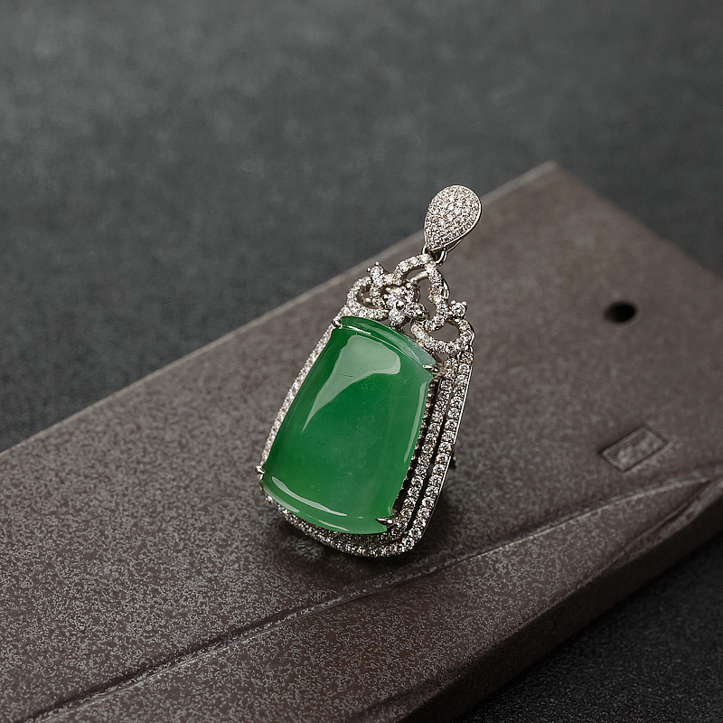金镶钻糯种阳绿翡翠吊坠-红掌柜