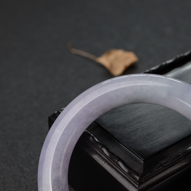 糯种春带彩翡翠圆镯-红掌柜