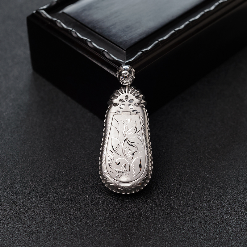 18K金镶钻翠色翡翠福瓜吊坠-红掌柜