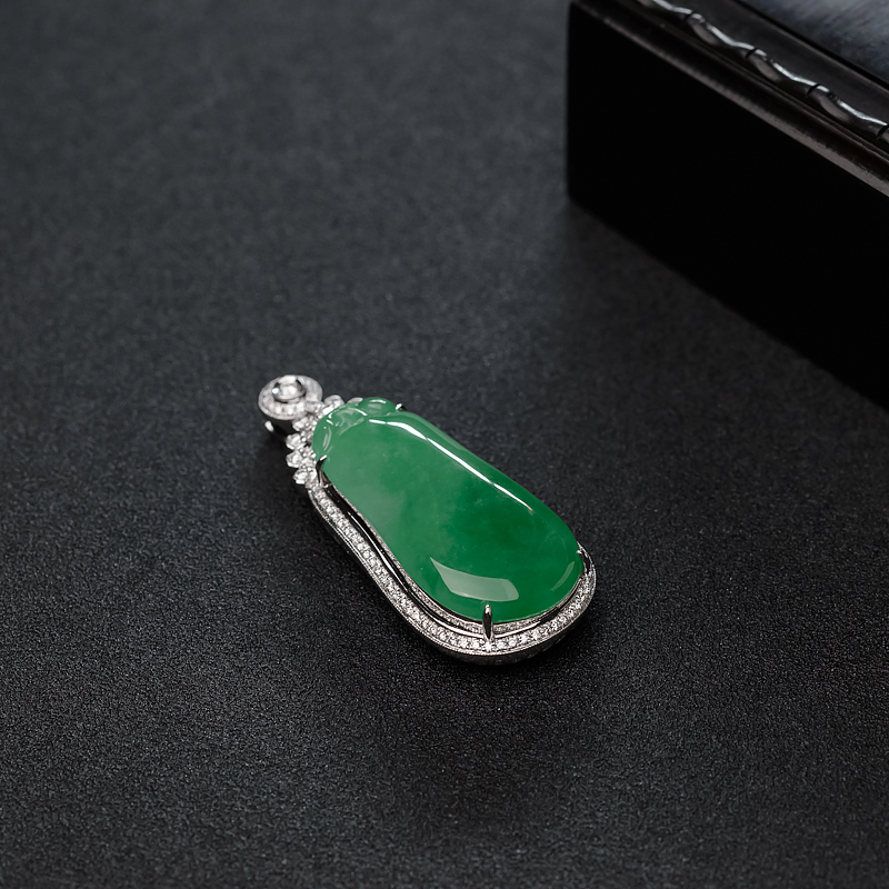 18K金镶钻糯种翡翠福瓜吊坠-红掌柜