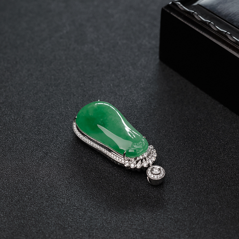 18K金镶钻翡翠福瓜吊坠-红掌柜