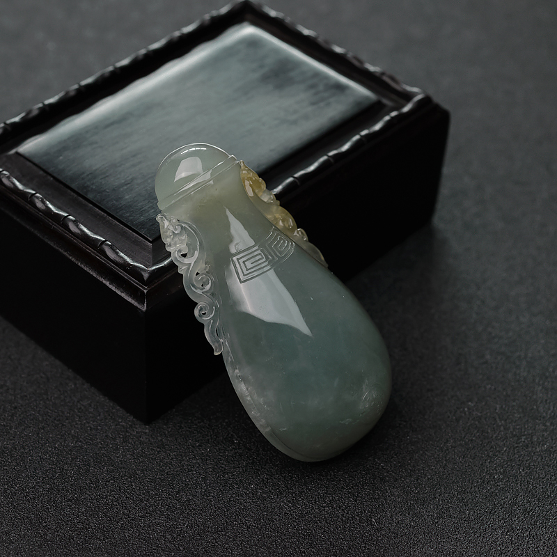 糯种翡翠宝瓶吊坠-红掌柜