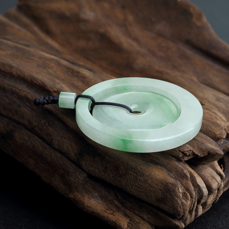 缅甸天然糯种飘翠翡翠吊坠-红掌柜