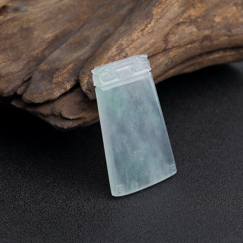 天然糯冰种浅绿翡翠无事牌吊坠-红掌柜