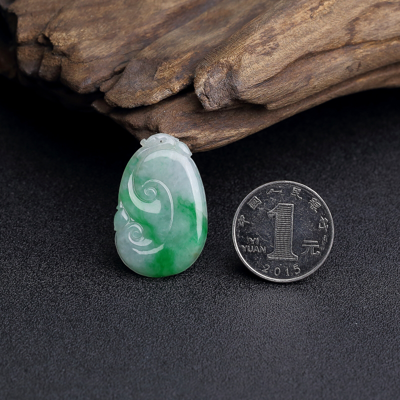 糯种飘翠翡翠吊坠-红掌柜