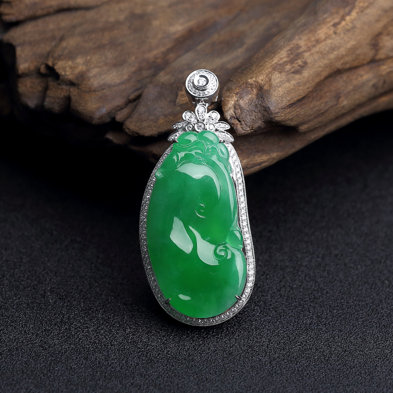 18K金镶钻糯种苹果绿翡翠如意吊坠-红掌柜